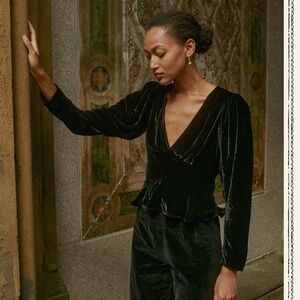 Doen Women Alondra Black Ruffle V Neck Long Sleeves Velvet Blouse Tunic Top